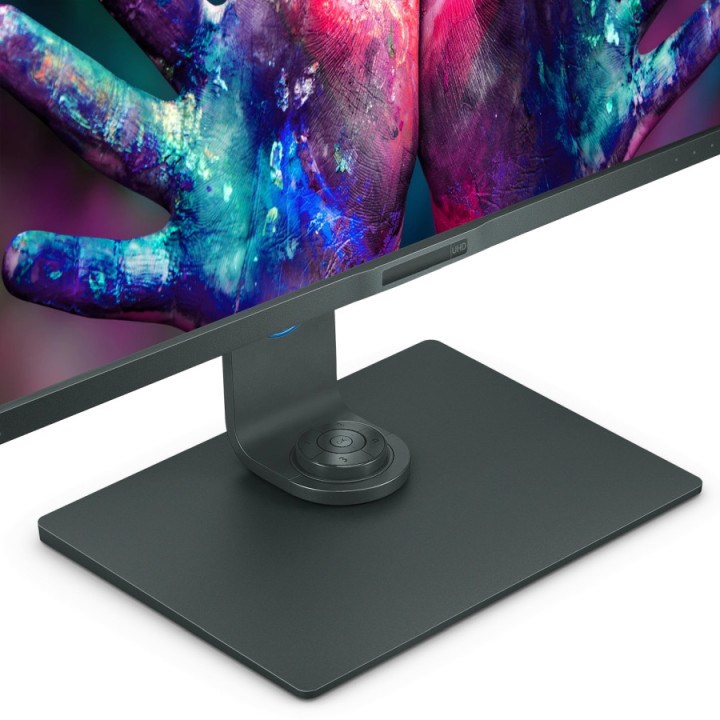 Монитор BenQ PD3205U 32" IPS 4ms  4K, DesignVue Designer Mon, 100% sRGB, PIP/PBP, CAD/CAM, HDMI, DP, miniDP, USB Hub, KVM, Card R/W, Speac., Gray - 9H.LKGLA.TBE