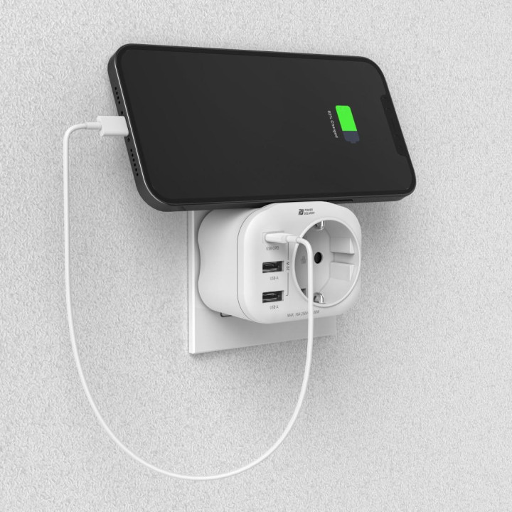 Мултипортов контакт HAMA, 4 гнезда, 1 x USB-C PD, 2 x USB-A, 20W, Бял - 223342
