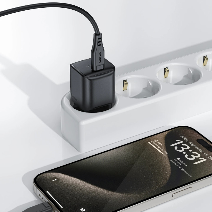 Универсално зарядно за стена Acefast Charger Wall GaN PD20W - A73 Mini - USB-C x 1, Black - ACEFAST-A73-MINI-BK