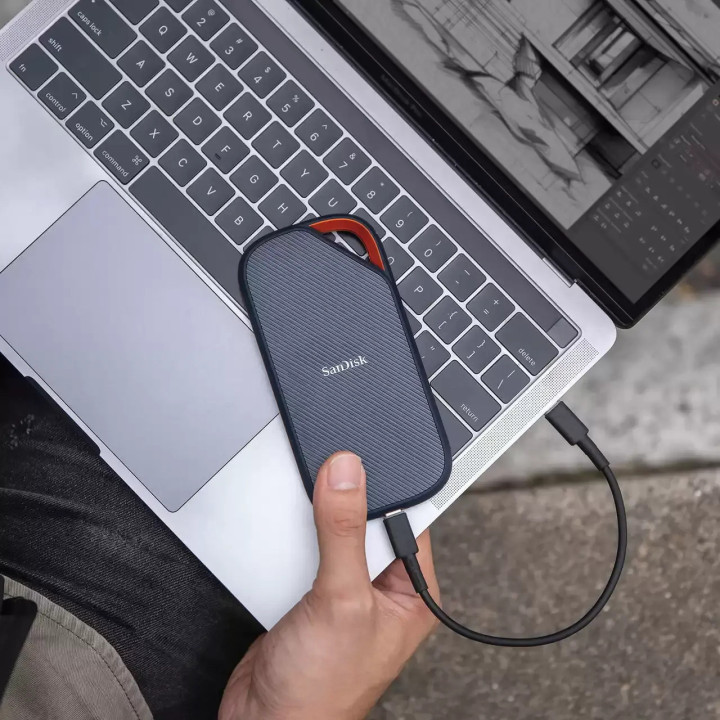 Външни преносим SSD твърд диск SanDisk Extreme PRO, 4TB USB 3.2 Type C, 3800 MB/s read - SDSSDE82-4T00-G25 - 2