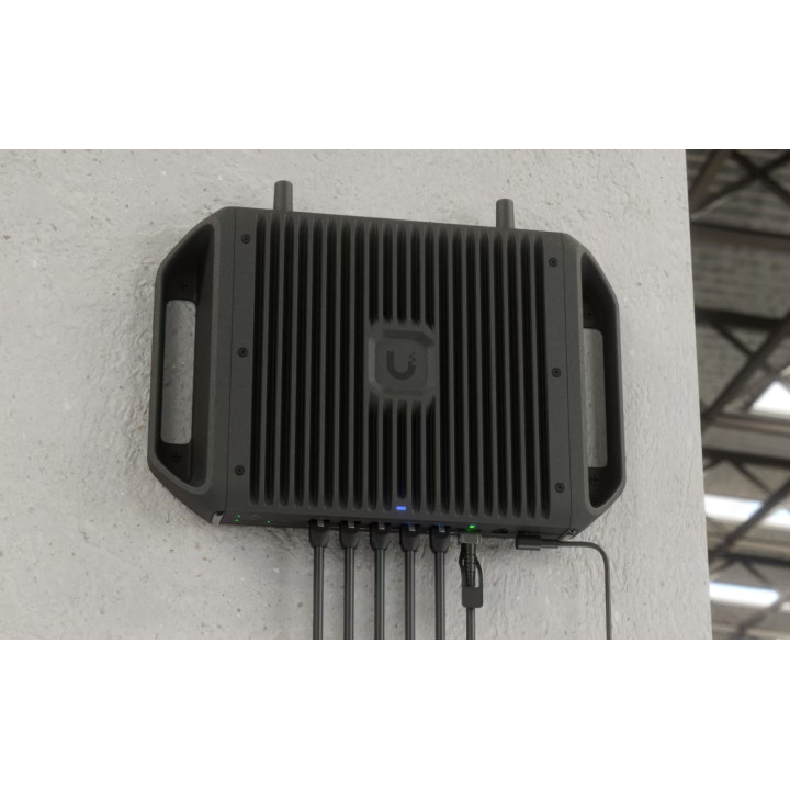 Мрежов гейтуей Ubiquiti UniFi Industrial Cloud Gateway, 10GbE, 350W - UCG-INDUSTRIAL-EU - 3