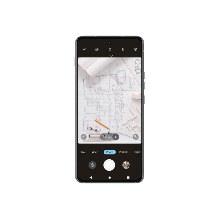 Смартфон Lenovo ThinkPhone by Motorola XT2309-2, 6.6" pOLED 2400x1080 144Hz, Snapdragon, 8GB LPDDR5, 256GB UFS 3.1, Android 13 -
