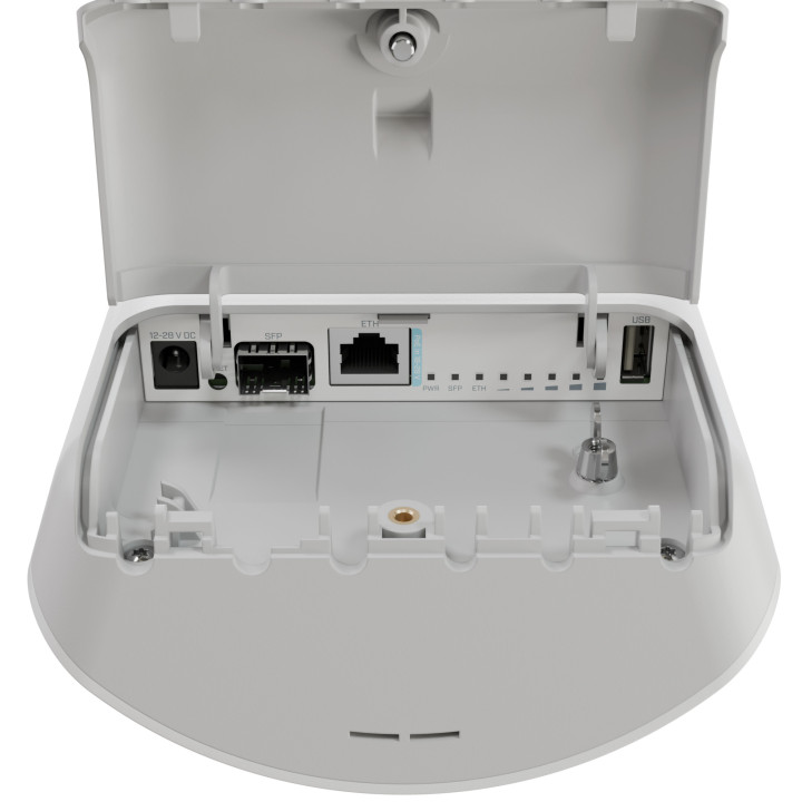 Секторна антена MikroTik mANTBox ax 15s L22UGS-5HaxD2HaxD-15S, 2.4GHz 12dBi, Dual Core IPQ-5010 800 MHz, 256 MB, Outdoor - 4