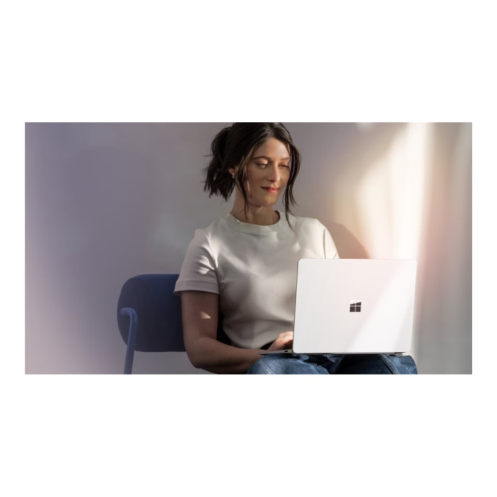 Лаптоп Microsoft Surface Laptop, 13" PixelSense (2880x1920) Touch, Snapdragon X Plus X1P-42-100, 16GB RAM, 256GB SSD, Windows 11