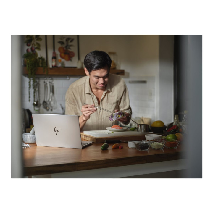 Лаптоп HP OmniBook 7 Aero, 13.3" WUXGA IPS, Ryzen AI 7 350, Radeon 860M, 32GB LPDDR5X, 1TB SSD, Windows 11 Home - BT1G8EA#ABB - 