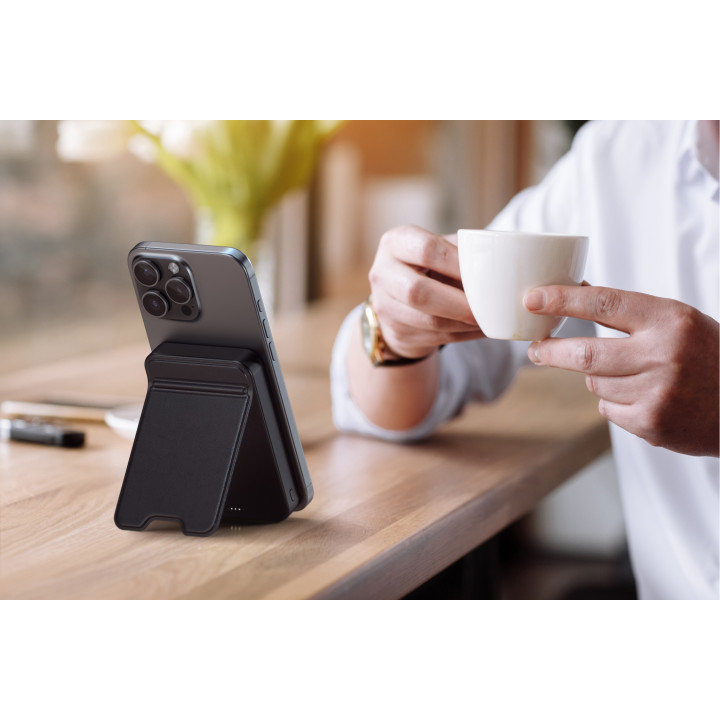 Външна батерия Satechi Qi2 Magnetic with Stand, 10000mAh, магнитна безжична зареждане Qi2, със стойка, черна - ST-B10Q2SK - 4