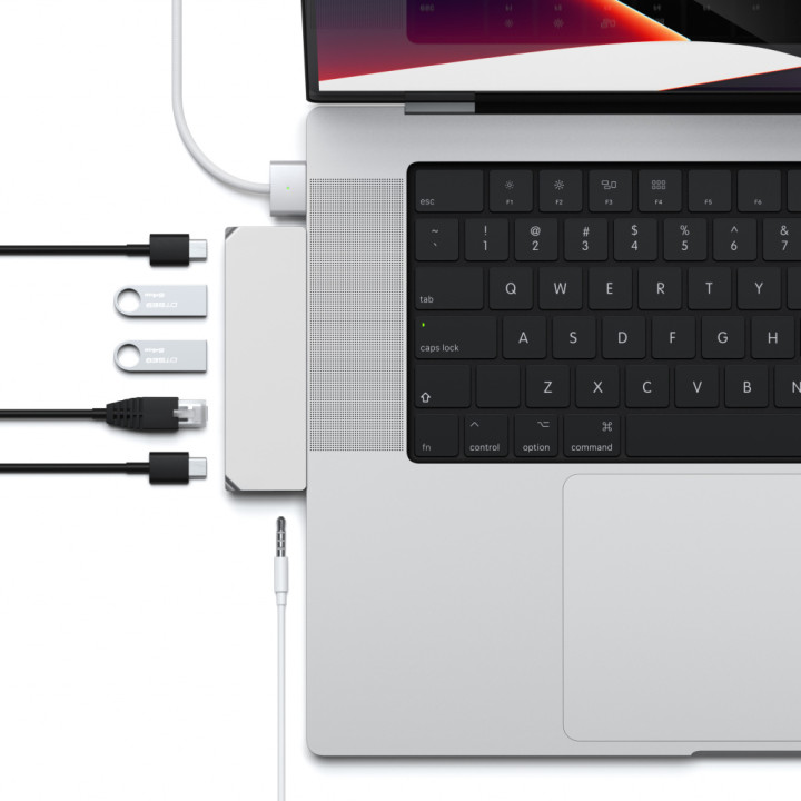 USB-C хъб Satechi Aluminium Pro Mini, 1x USB4 96W с изход за дисплей до 6K 60Hz, 2x USB-A 3.0, 1x Ethernet, 1x USB-C, 1x Audio, 