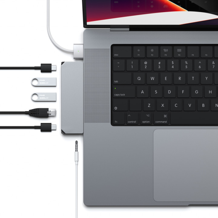 USB хъб Satechi Aluminium Pro Mini, 1x USB4 96W с изход за дисплей до 6K 60Hz, 2x USB-A 3.0, 1x Ethernet, 1x USB-C, 1x Audio, Sp