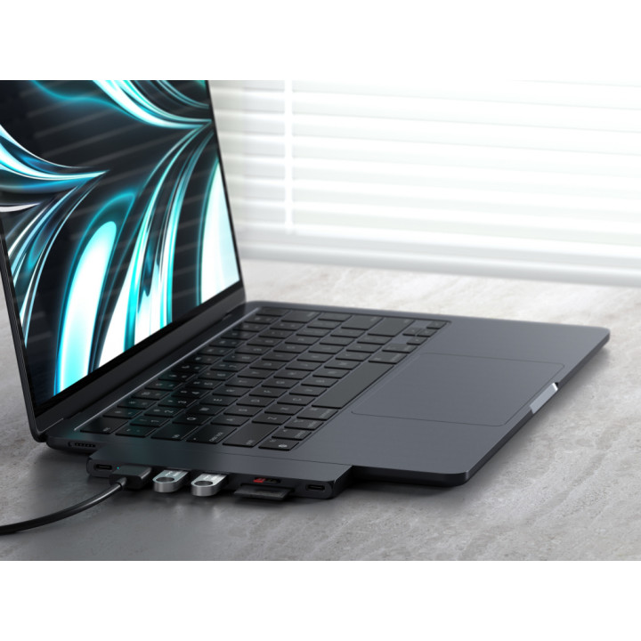 USB хъб Satechi PRO HUB SLIM, 1xUSB4, 1xHDMI, 2xUSB-A, 1xUSB-C, SD/MicroSD четец до 104MB/s UHS-I, Midnight Black - ST-HUCPHSD -