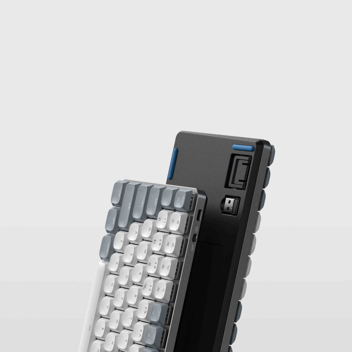 Bluetooth механична нископрофилна геймърска клавиатура Satechi SM1 Slim, Backlit, Windows Keycaps, 2.4GHz USB Receiver, Grey/Whi