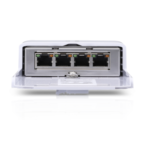 Мрежов комутатор Ubiquiti NanoSwitch N-SW, 4x 10/100/1000Mbps RJ45 PoE - 2