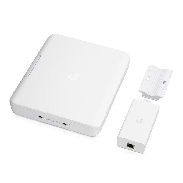 Мрежов комутатор Ubiquiti USW-Flex-Utility, 5-портов управляем, 10/100/1000 Mbps, PoE - 3