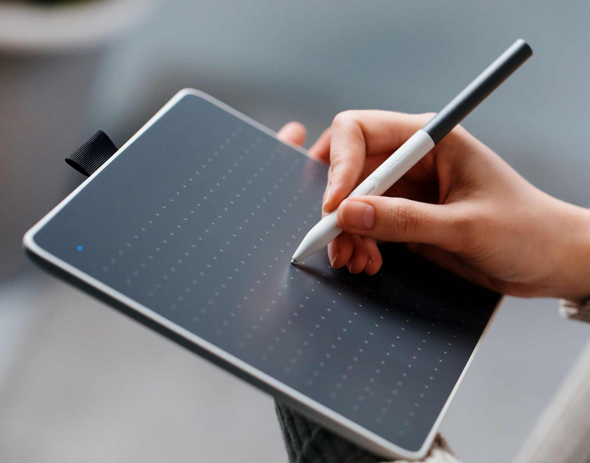 Графичен таблет Wacom One Pen Medium, 216 x 135 mm, 2540 lpi, 4096 нива на натиск, Bluetooth 5.1 - CTC6110WLW1B - 2