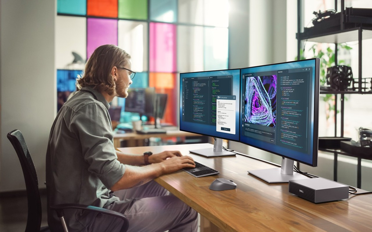 Работна станция Dell Pro Max AI PC GB10, NVIDIA GB10 Grace CPU (10 Cortex-X925 + 10 Cortex-A725), NVIDIA GB10 Blackwell GPU, 128GB LPDDR5X, 4TB SSD, No OS - DELL03620 - 3