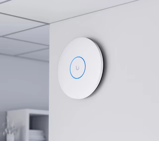 Access Point UBIQUITI UniFi U7 Pro XGS, WiFi 7, 2.4/5/6 GHz, 10GbE порт, PoE++ - U7-PRO-XGS - 6
