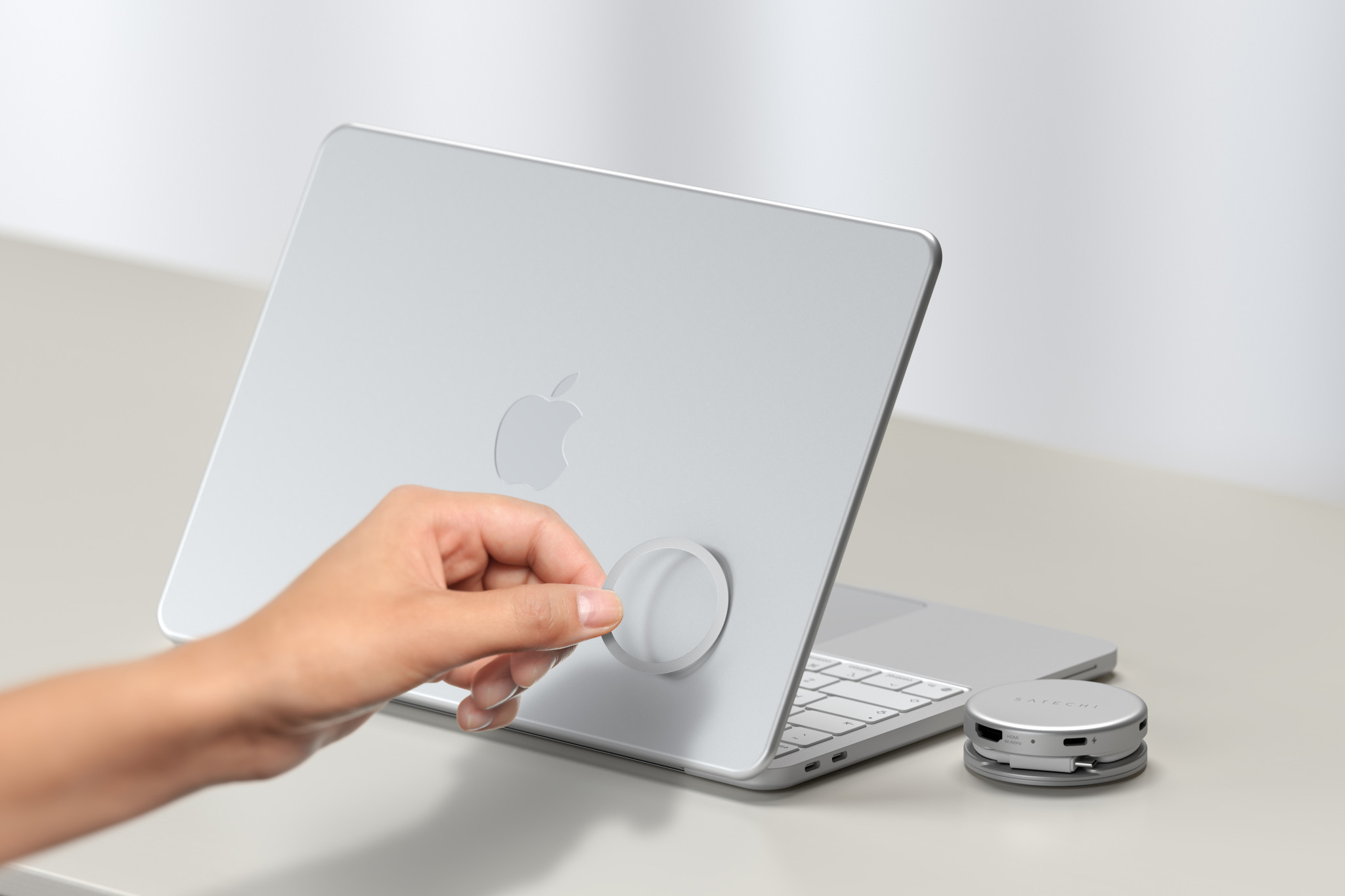 Докинг станция Satechi OnTheGo 5-in-1, 1x HDMI 4K 60Hz, 1x USB-C 5Gbps, 1x USB-A 3.0 5Gbps, 1x USB-C PD 60W, четец за SD карти, Silver - ST-POTG5S - 5