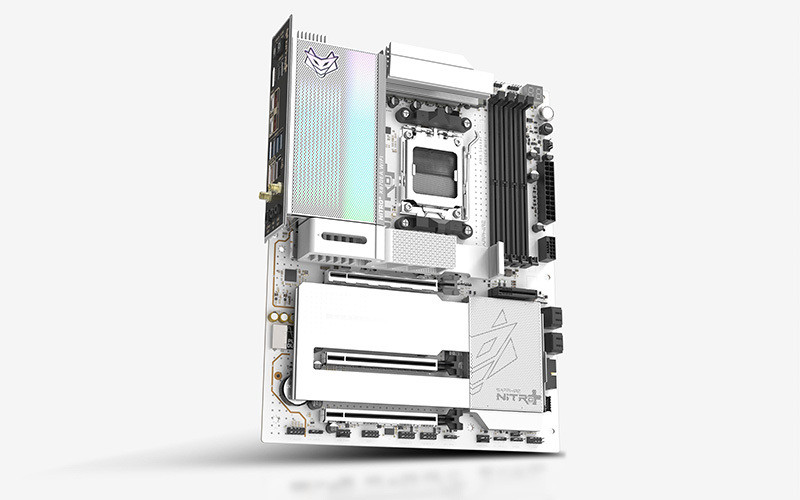 Дънна платка Sapphire NITRO+ X870E PhantomLink Polar Edition, Socket AM5, 4 × DDR5, PCIe 5.0 x16, 4 × M.2, Wi-Fi 7, ATX - 52122-11-40G - 3