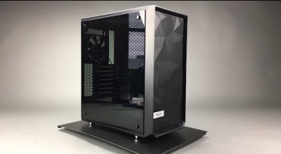 Яко геймърско PC и две нови видео игри Яко геймърско PC и две нови видео игри